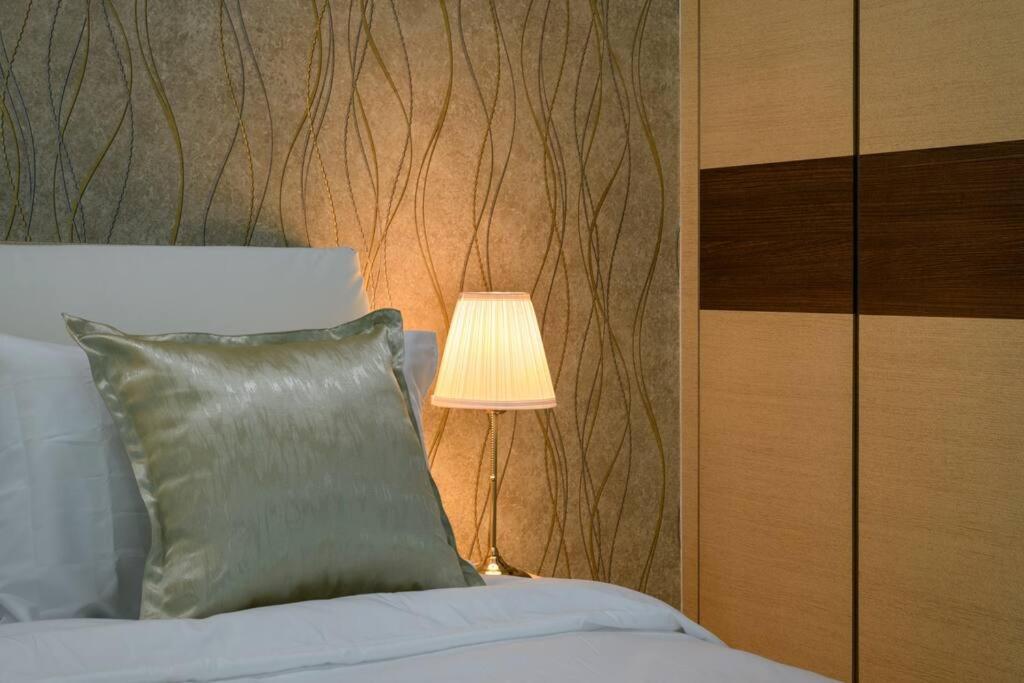 Апартаменты 2R1B/Seaview Tropical /1~8Pax/Gurney Mansion One Джорджтаун Экстерьер фото