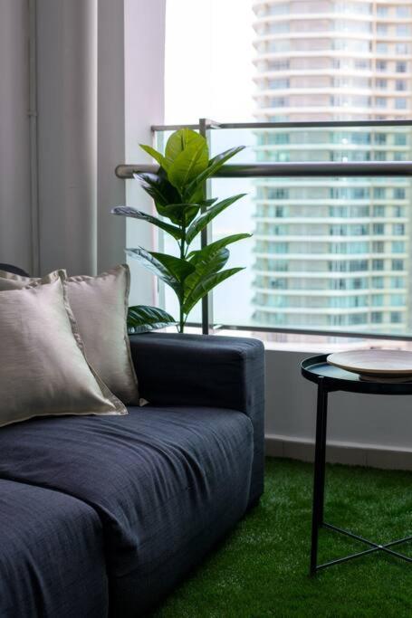 Апартаменты 2R1B/Seaview Tropical /1~8Pax/Gurney Mansion One Джорджтаун Экстерьер фото
