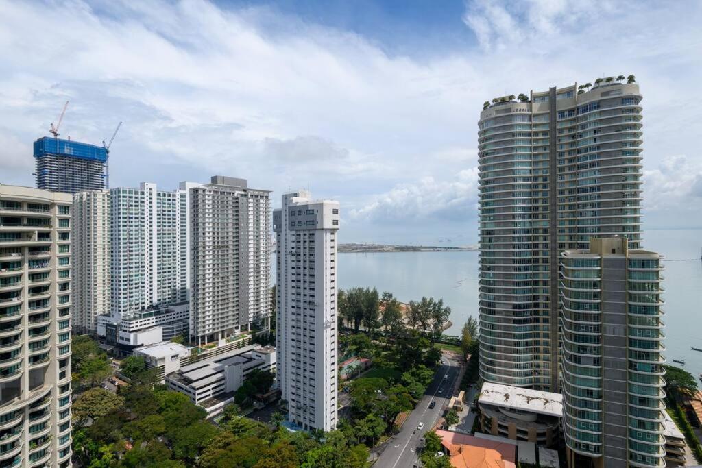 Апартаменты 2R1B/Seaview Tropical /1~8Pax/Gurney Mansion One Джорджтаун Экстерьер фото